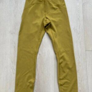 Lululemon Instill High-Rise Tight 25" size 6